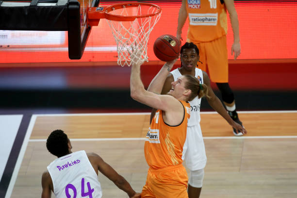 落后4分的 落后4分的